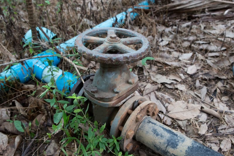 Dirty pipes that need to be cleaned up.
